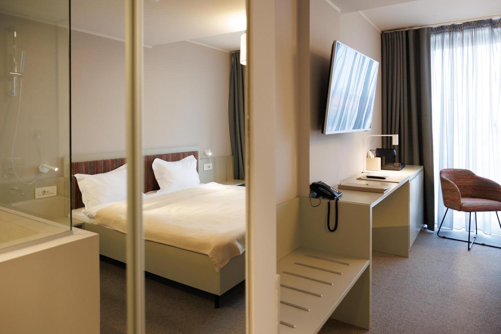 Millennium Hub & Hotel Köstence Dış mekan fotoğraf