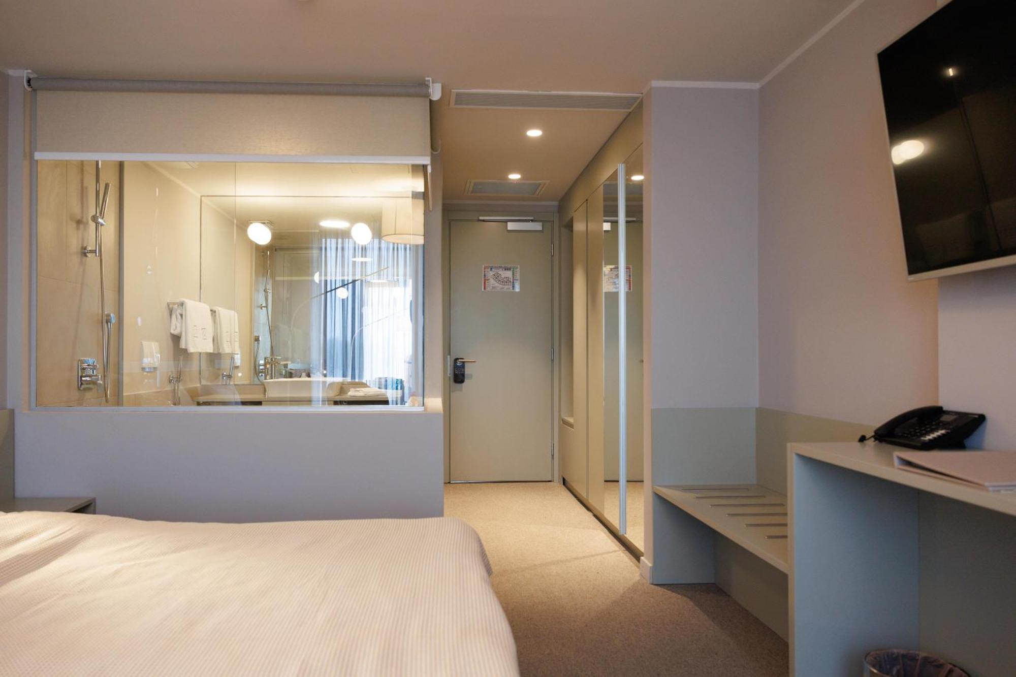 Millennium Hub & Hotel Köstence Dış mekan fotoğraf